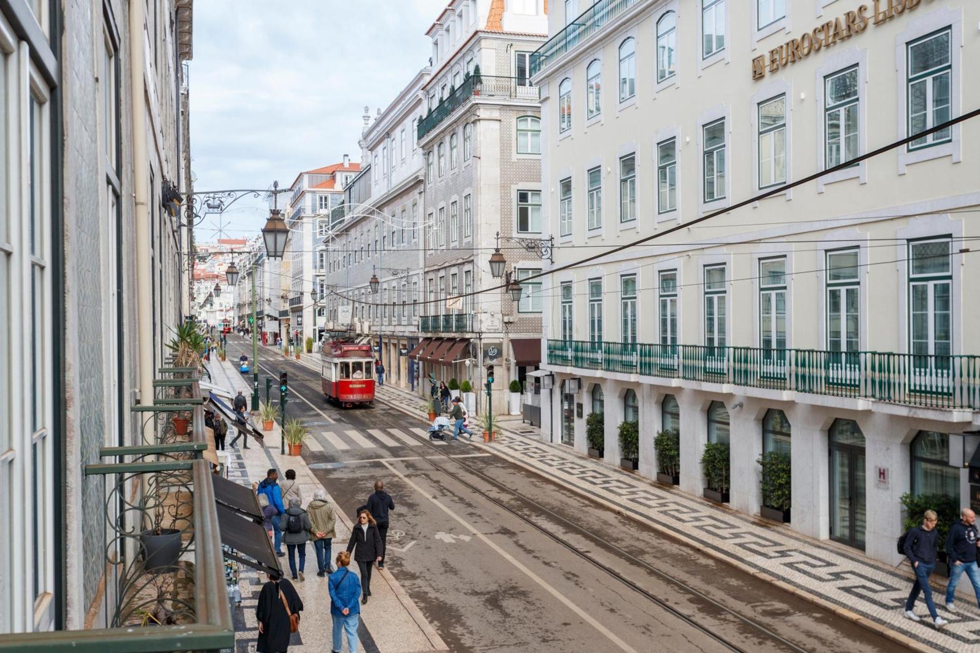 Apartment Modern In The Heart Of Chiado Lisbon