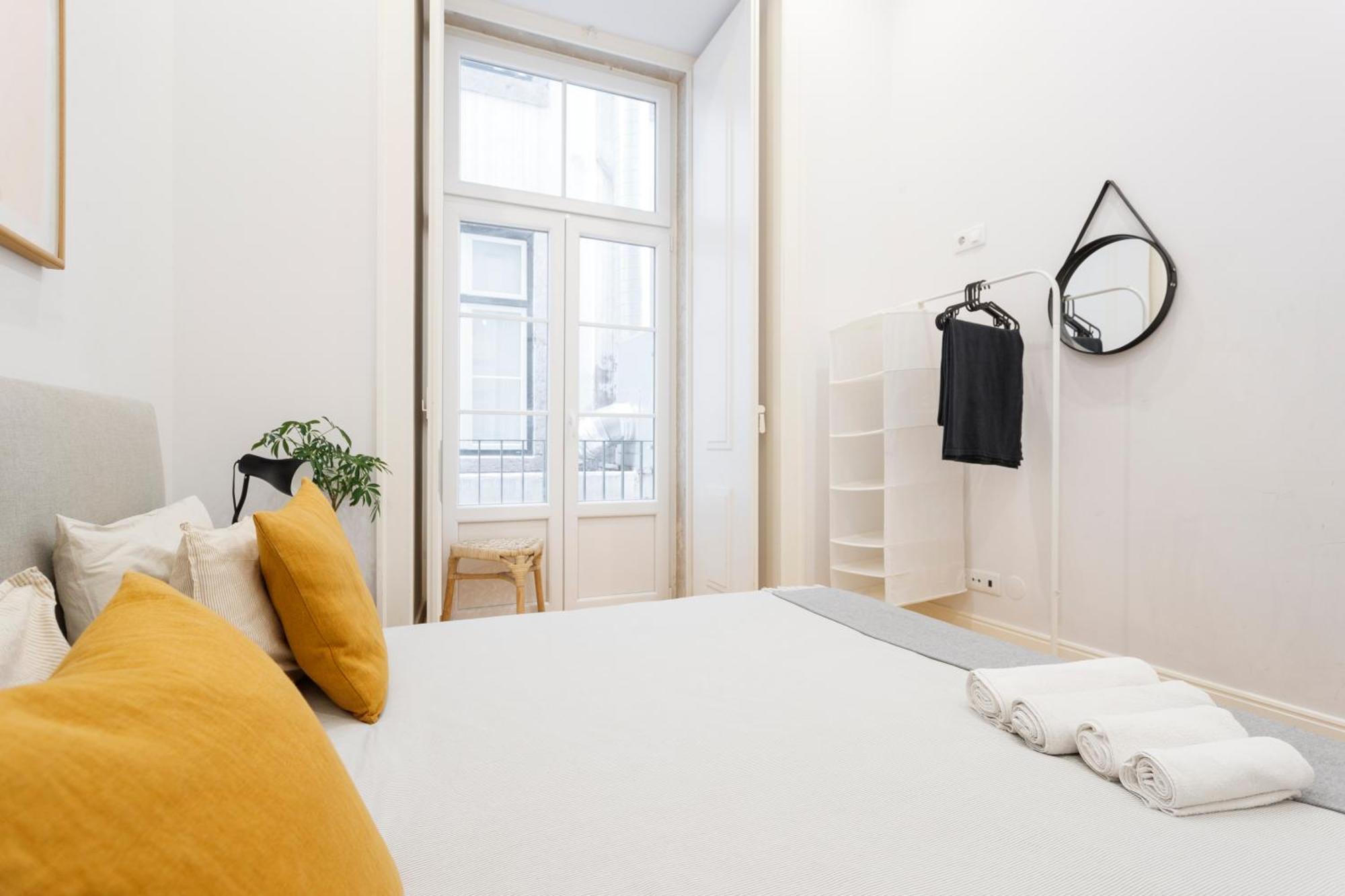 Apartment Modern In The Heart Of Chiado Lisbon