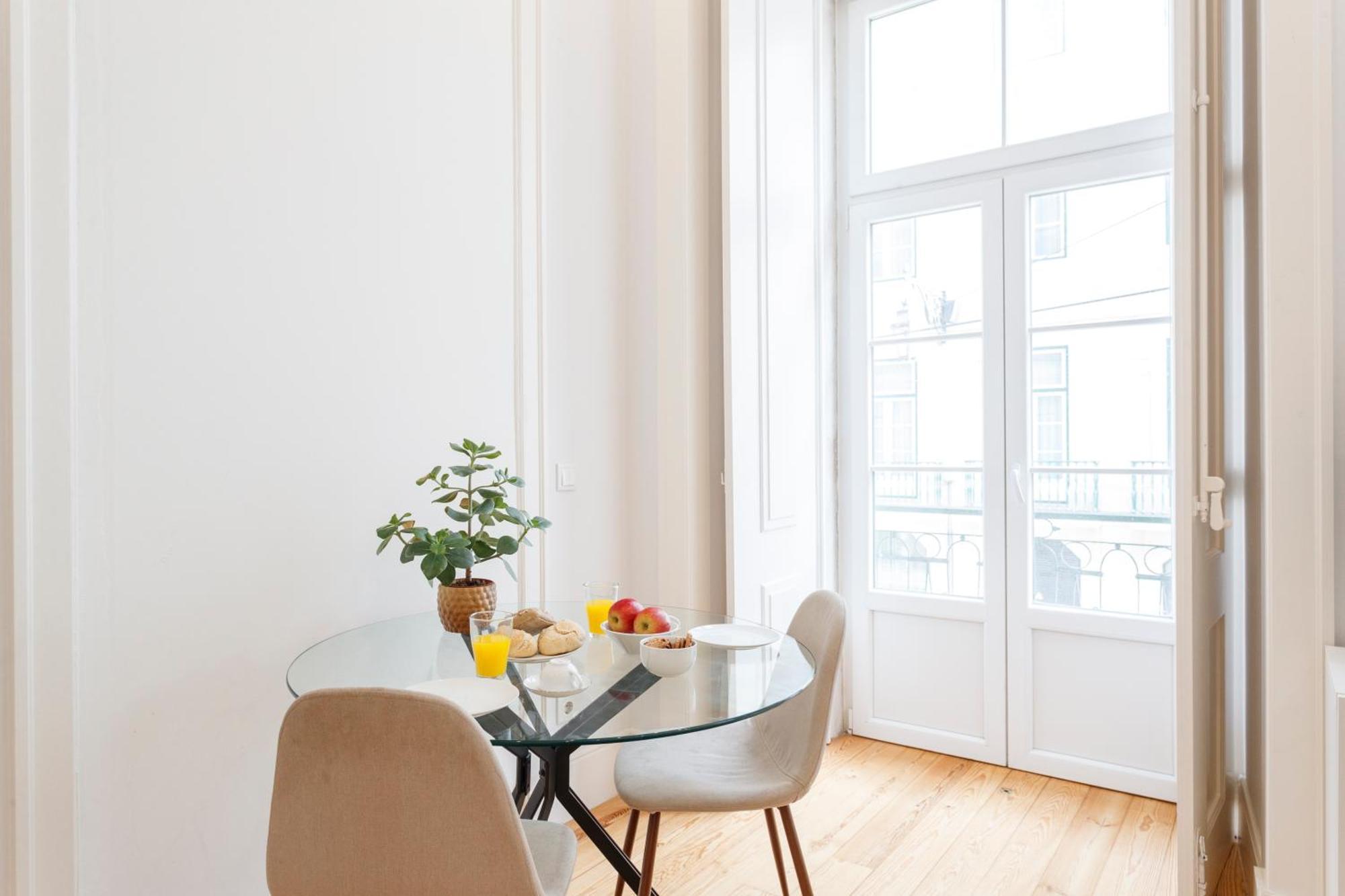 Modern In The Heart Of Chiado Lisbon